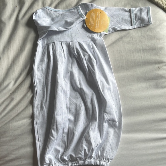 Newborn gown - Picture 3 of 3